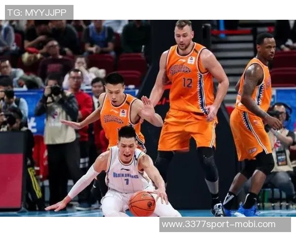 卢:针对位置速度短板强调身体对抗强度的重要性与竞争力提升策略 卢:针对位置速度短板强调身体对抗强度的重要性与竞争力提升策略